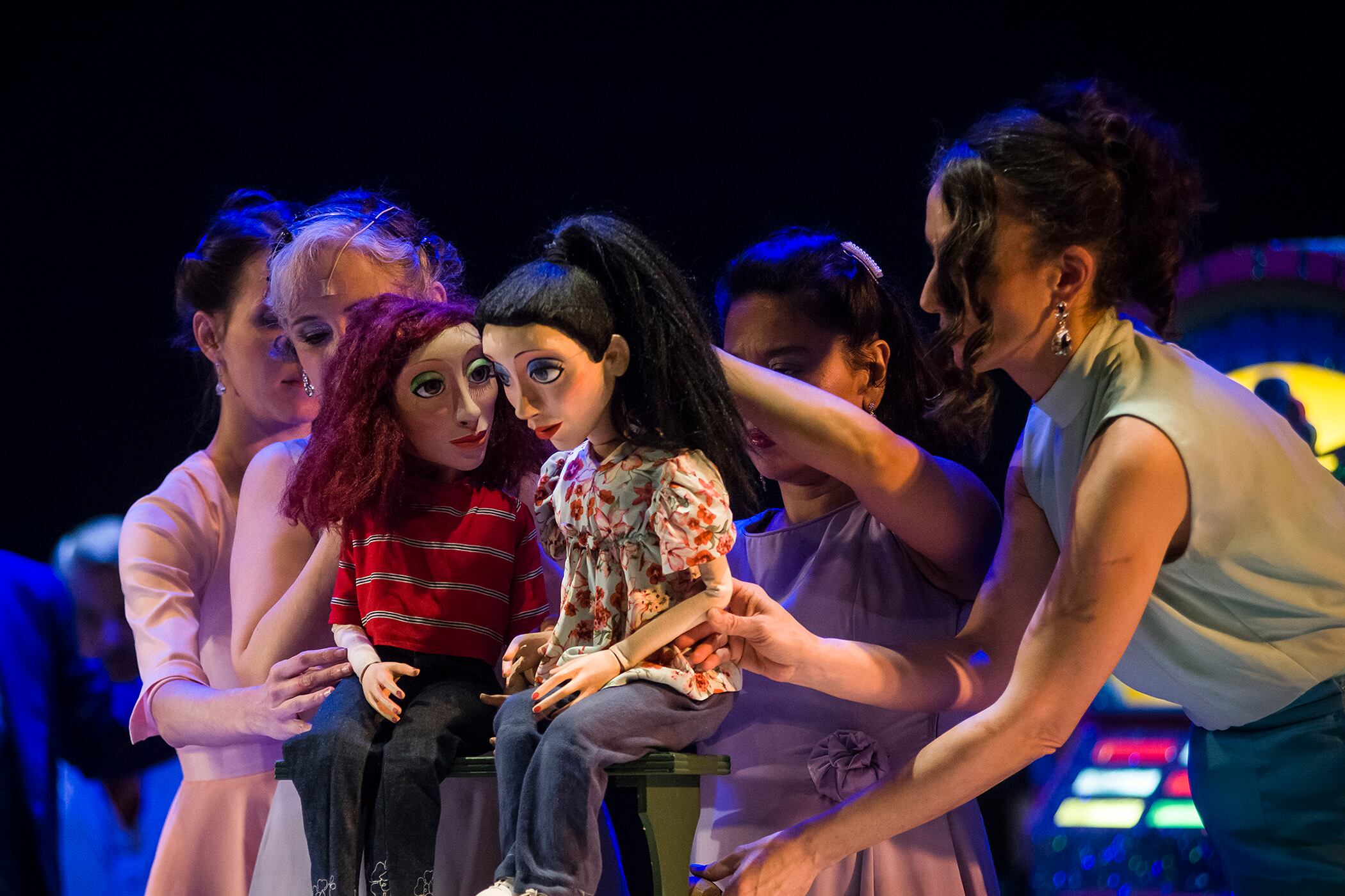 "El vestido" ofrece numerosas capas de significado que se complejizan conforme avanza el relato.