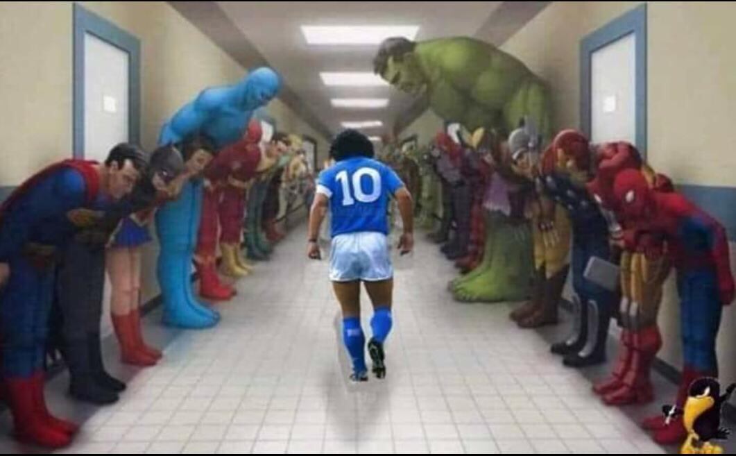 Diego entre superhéroes.