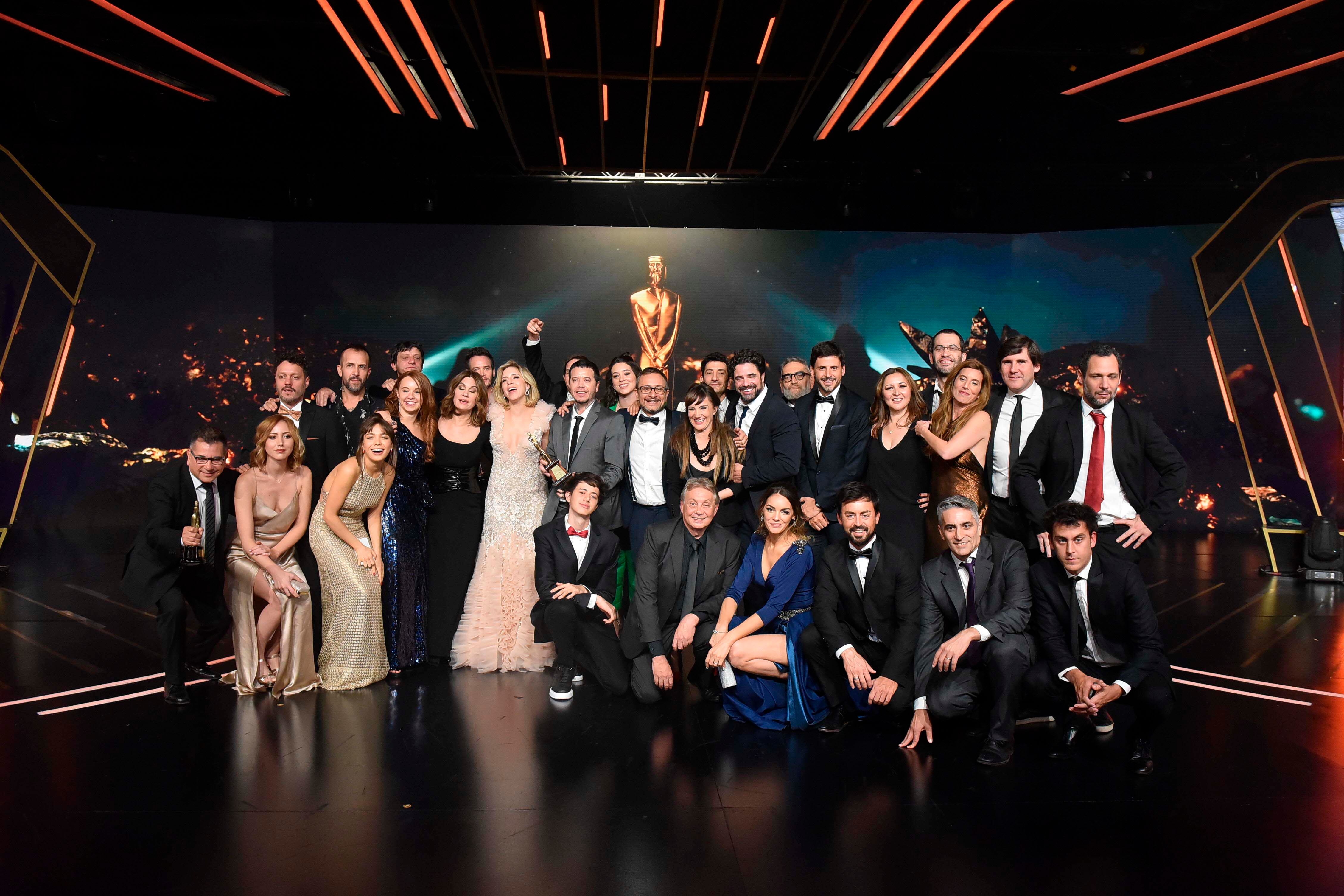 La celebración del elenco de 100 días para enamorarse.