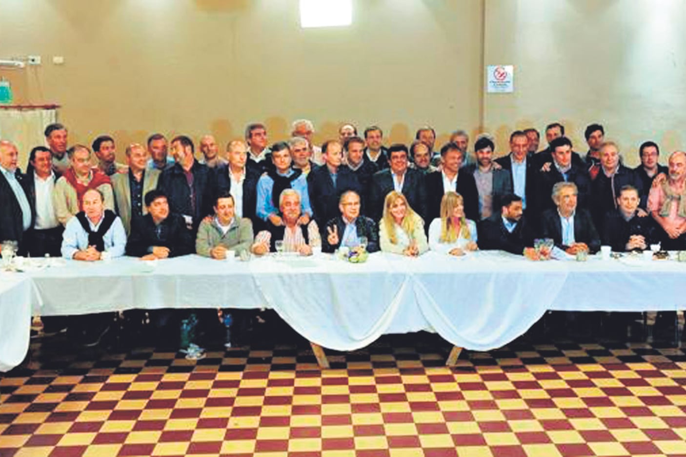 Las definiciones se gestaron en Lobos, donde se reunieron unos 50 intendentes de distintos sectores peronistas.