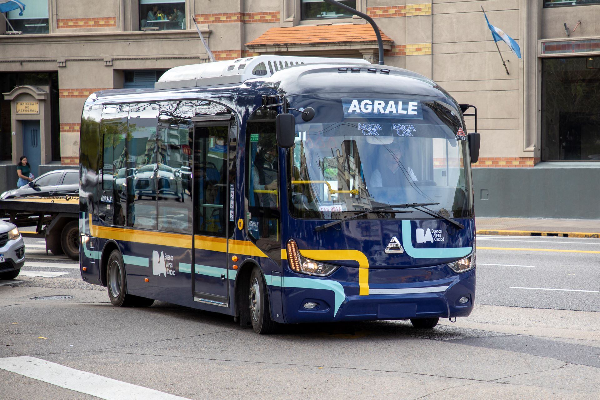 Ya circulan por la Ciudad de Buenos Aires los nuevos colectivos eléctricos