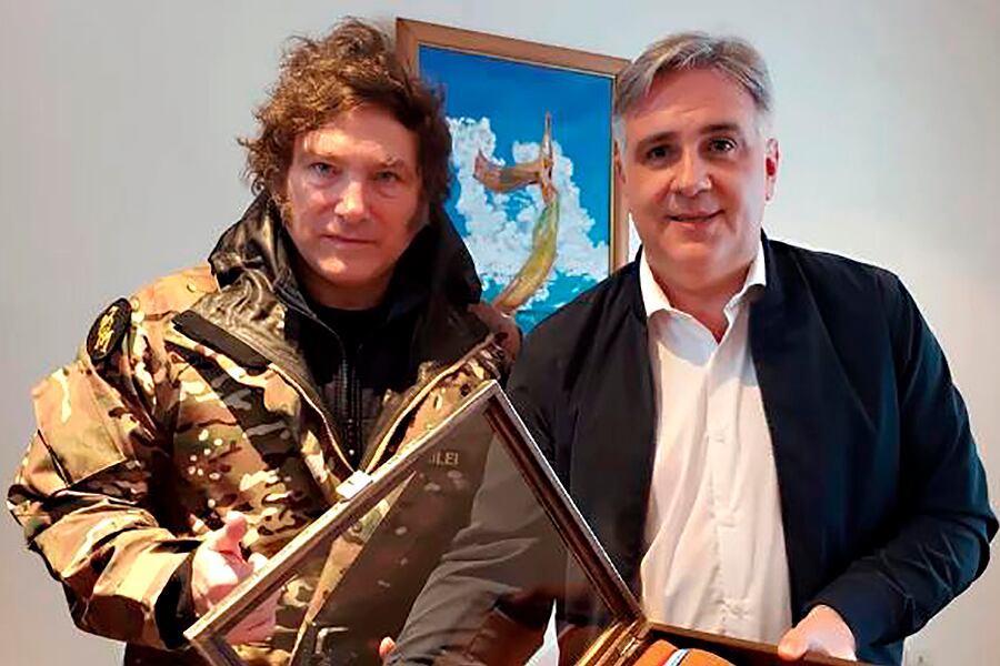 Javier Milei junto a Martín Llaryora.