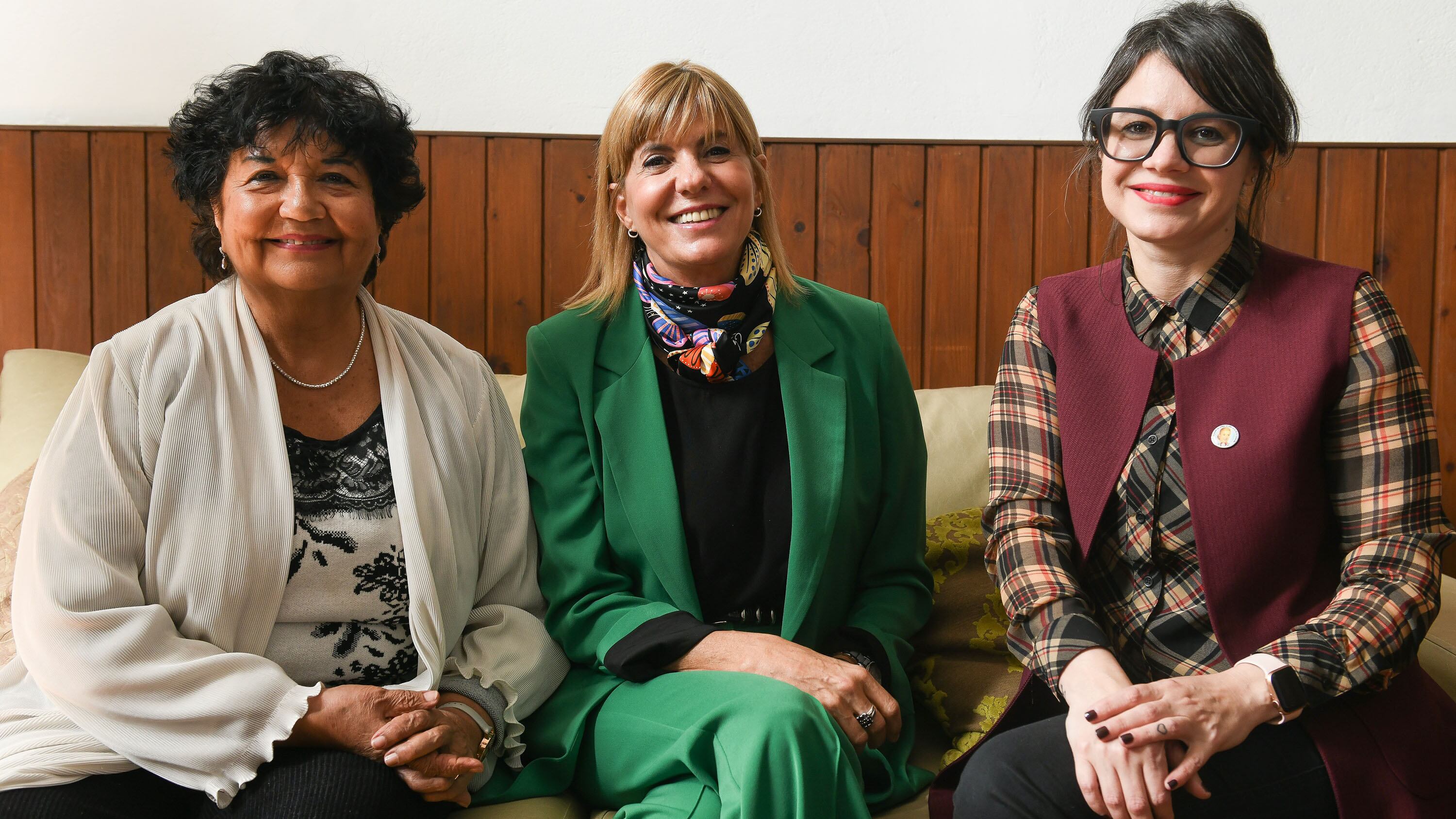Dora Barrancos, Alejandra Rodenas y Gisela Marziotta.