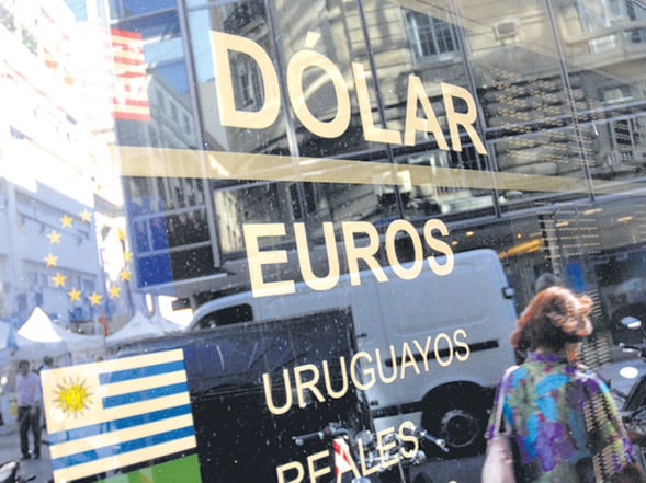 El mercado cambiario retomó cierta calma tras el salto del jueves.