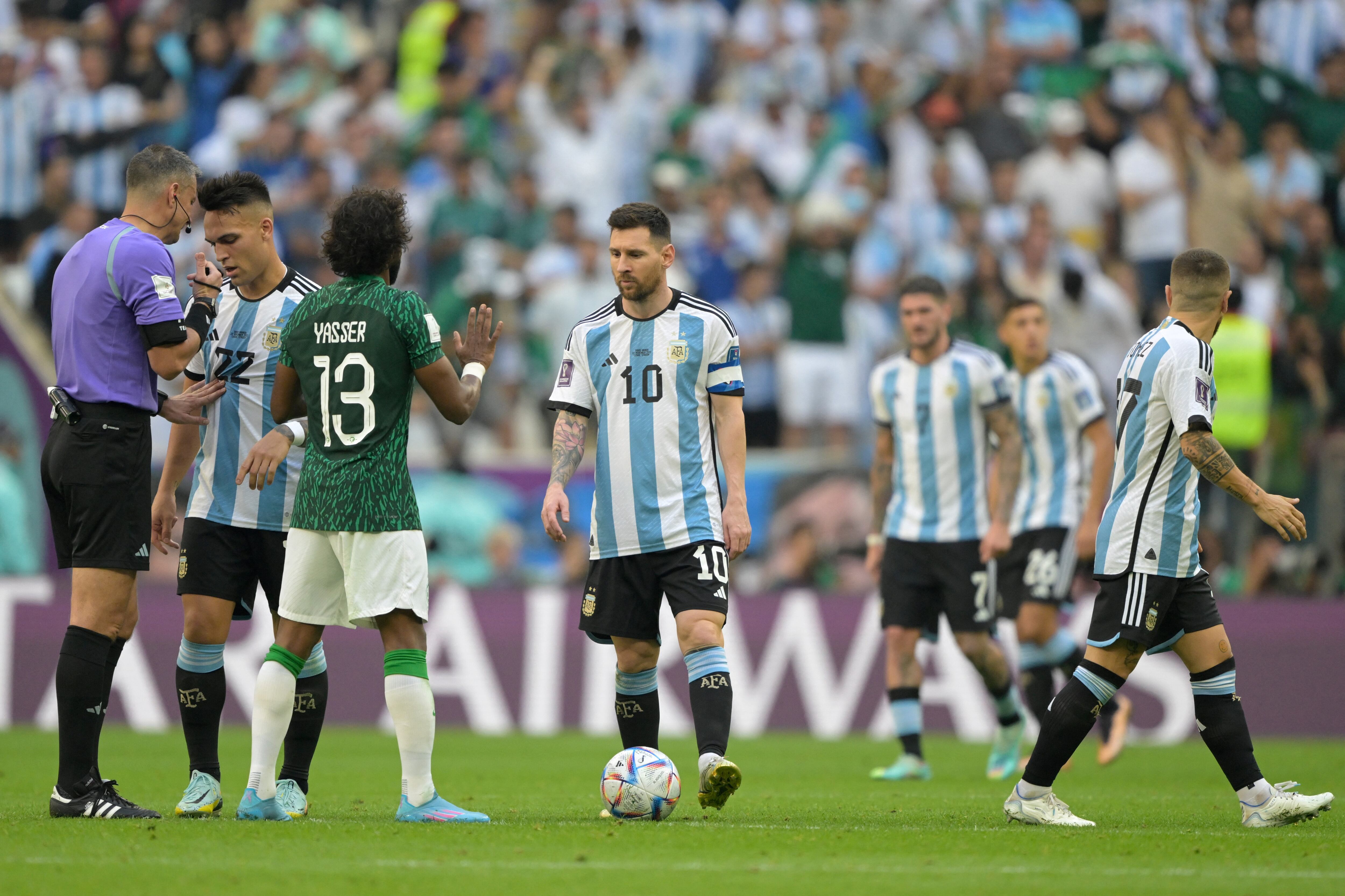Argentina y Arabia Saudita, dos selecciones que podrían terminar emptadas en el segundo puesto del Grupo C.