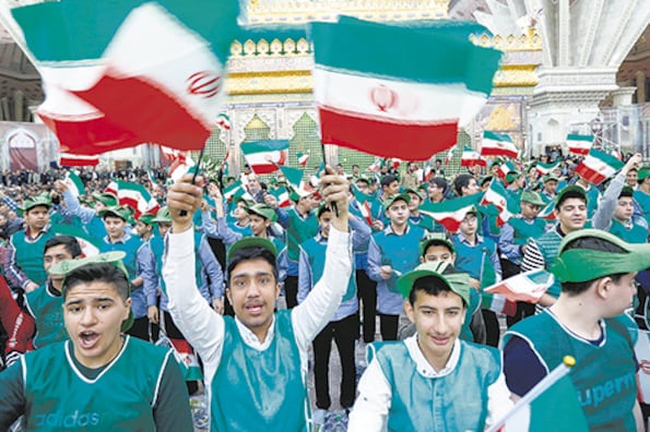 Estudiantes conmemoran el aniversario en Teherán.