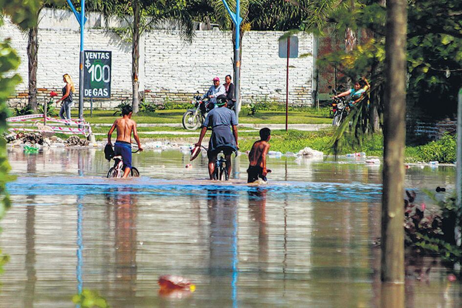 Santiago del Estero inundada. La provincia tiene el record mundial de deforestación en lo que va del siglo.