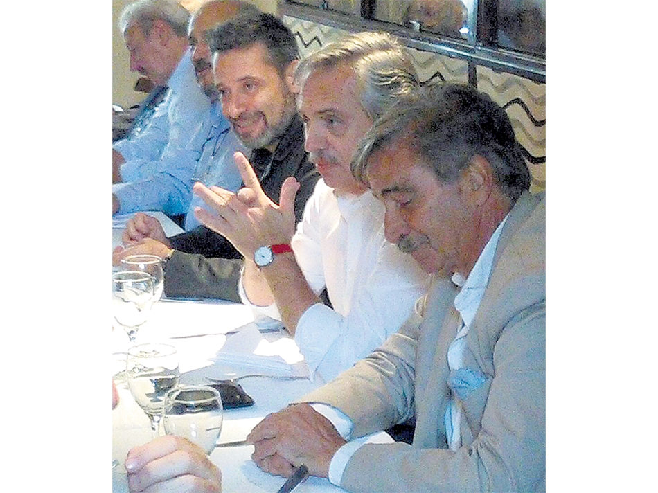Lavagna en respuesta al almuerzo de Alberto Fernández con referentes del distrito.