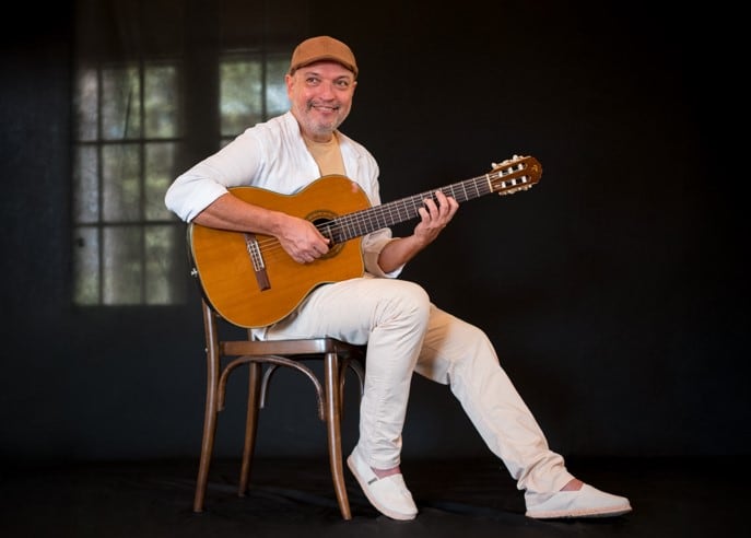 "Me gusta la música tradicional y procuro abordarla con pleno respeto", asegura el músico.