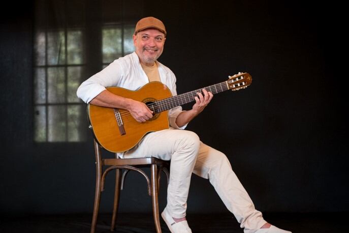 "Me gusta la música tradicional y procuro abordarla con pleno respeto", asegura el músico.