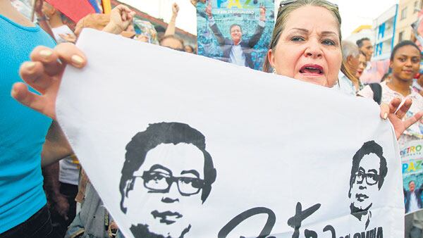 Las calles siguieron registrando el crecimiento de apoyos a la campaña del izquierdista Petro.