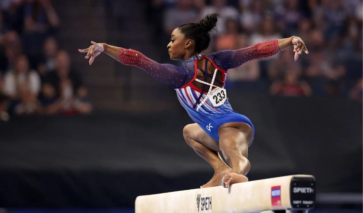 Simone Biles ganó 37 medallas entre Juegos Olímpicos y Mundiales. Es la gimnasta más laureada de la historia.