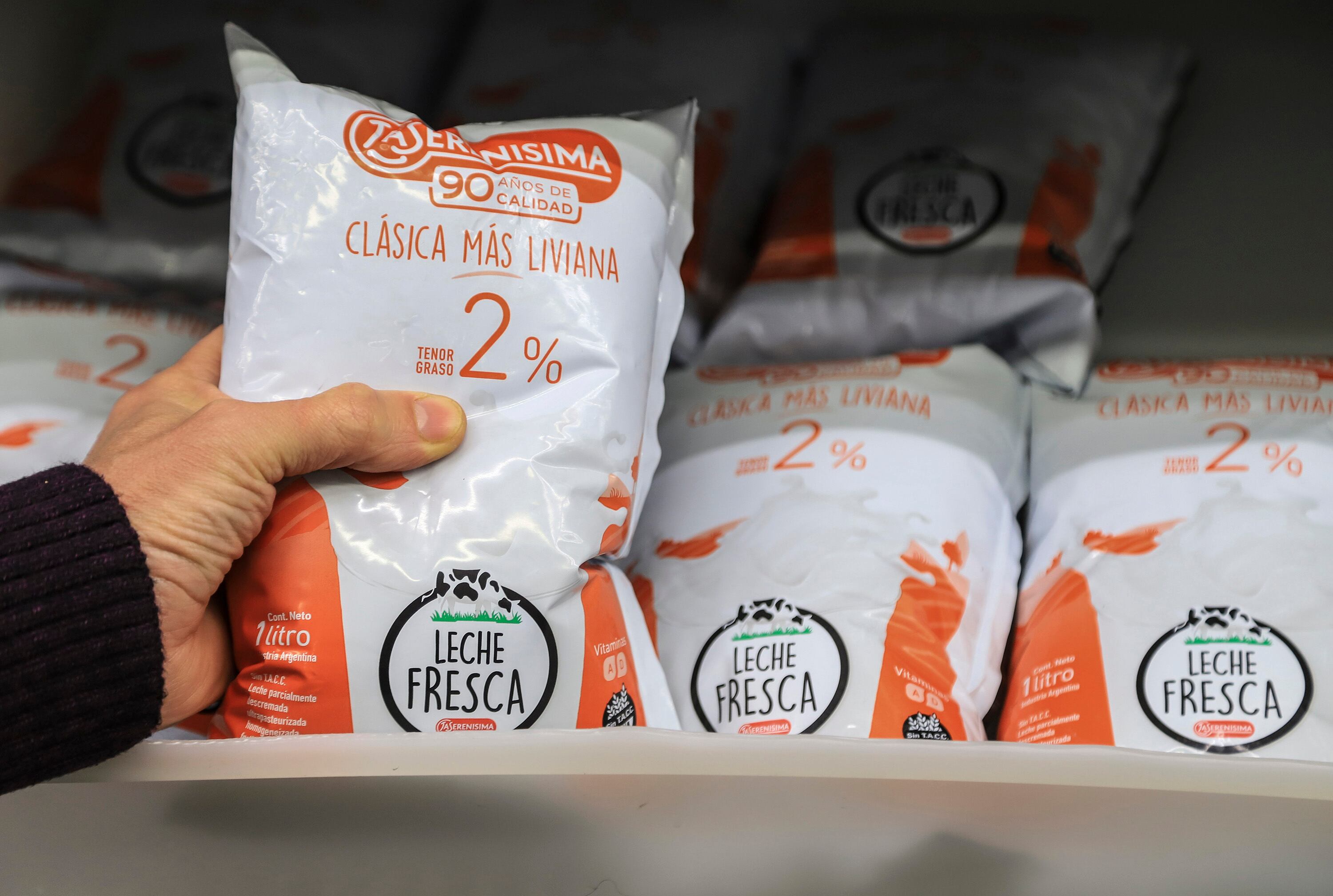 La venta de leche fluída cayó casi 20 por ciento.