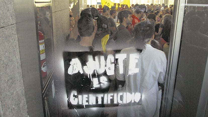 Al deterioro del salario de los investigadores, se le suma ahora la falta de ingresantes.