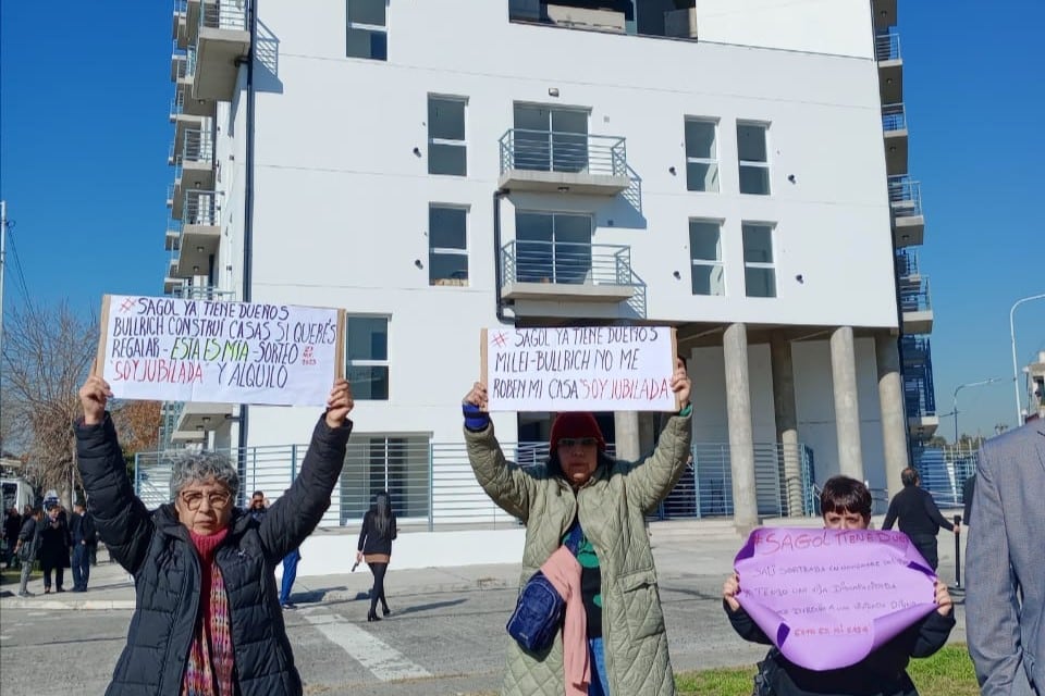 Bullrich regaló las viviendas del Procrear de Avellaneda a las Fuerzas Federales con un sin fín de irregularidades