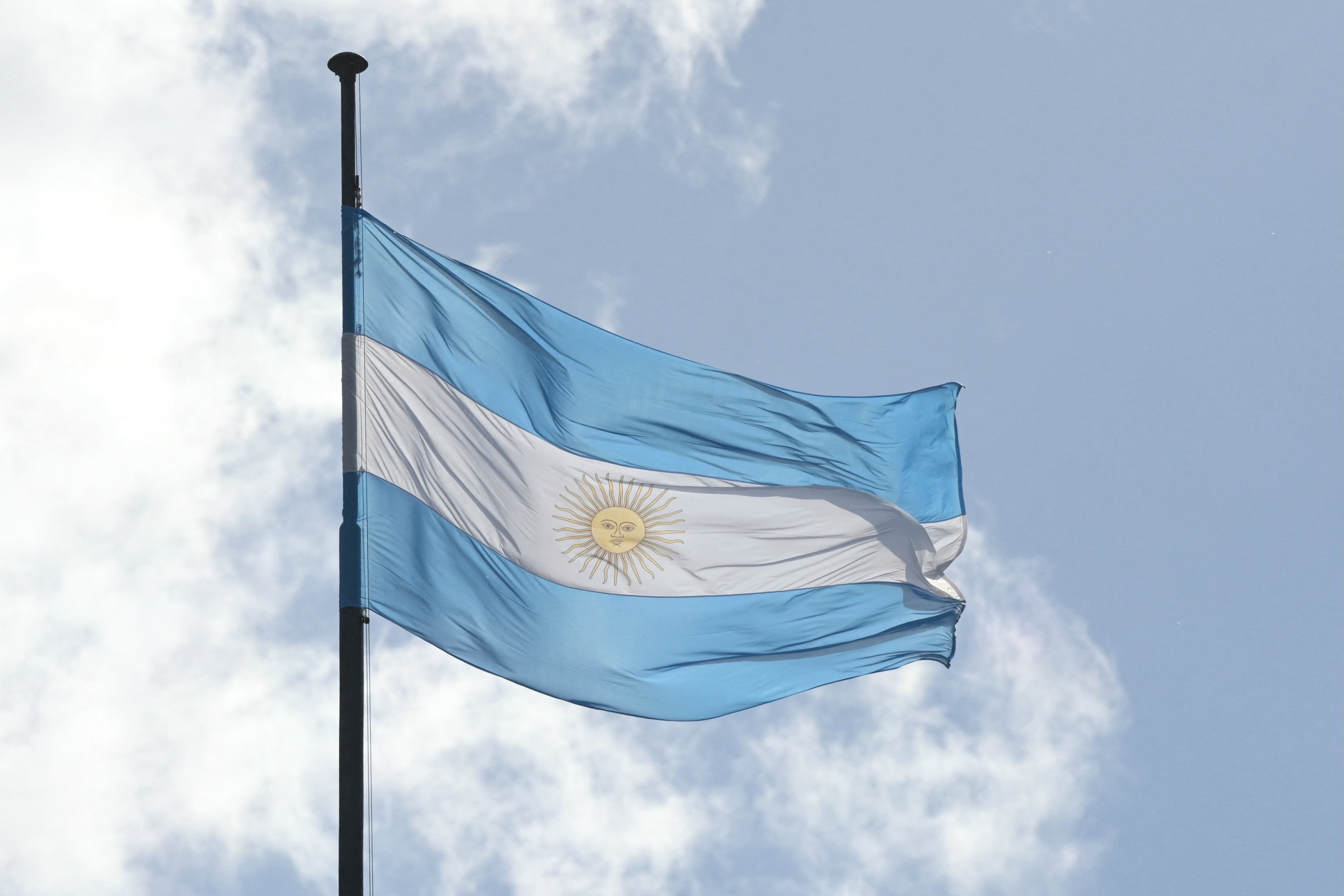 Feriado por el Día de la Bandera: cómo funcionarán los servicios en CABA 