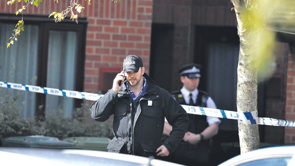 El apresado ayer es un joven de 21 años dijo la policía londinense.