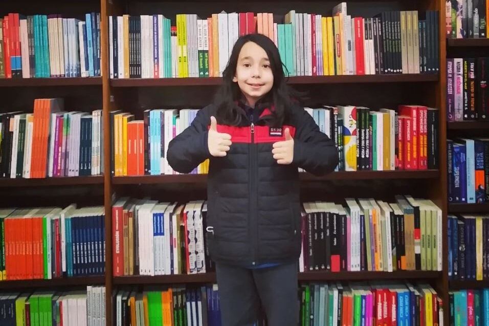 Jano, el niño cordobés que es viral por sus explicaciones sobre física cuántica. Imagen: @janoquantum.