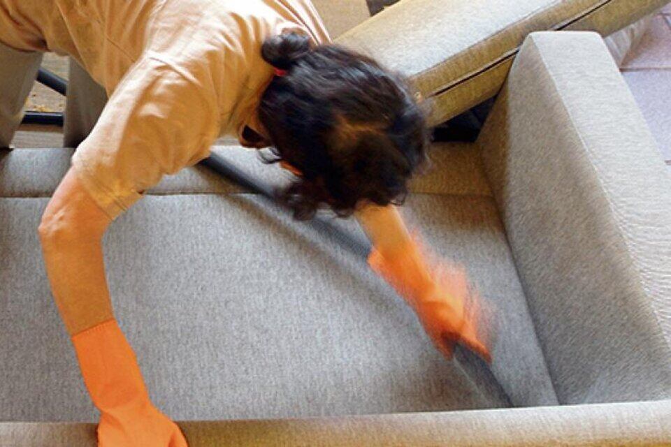 Cuánto cobran las empleadas y empleados de casas partículares en octubre con el bono y el aumento salarial.