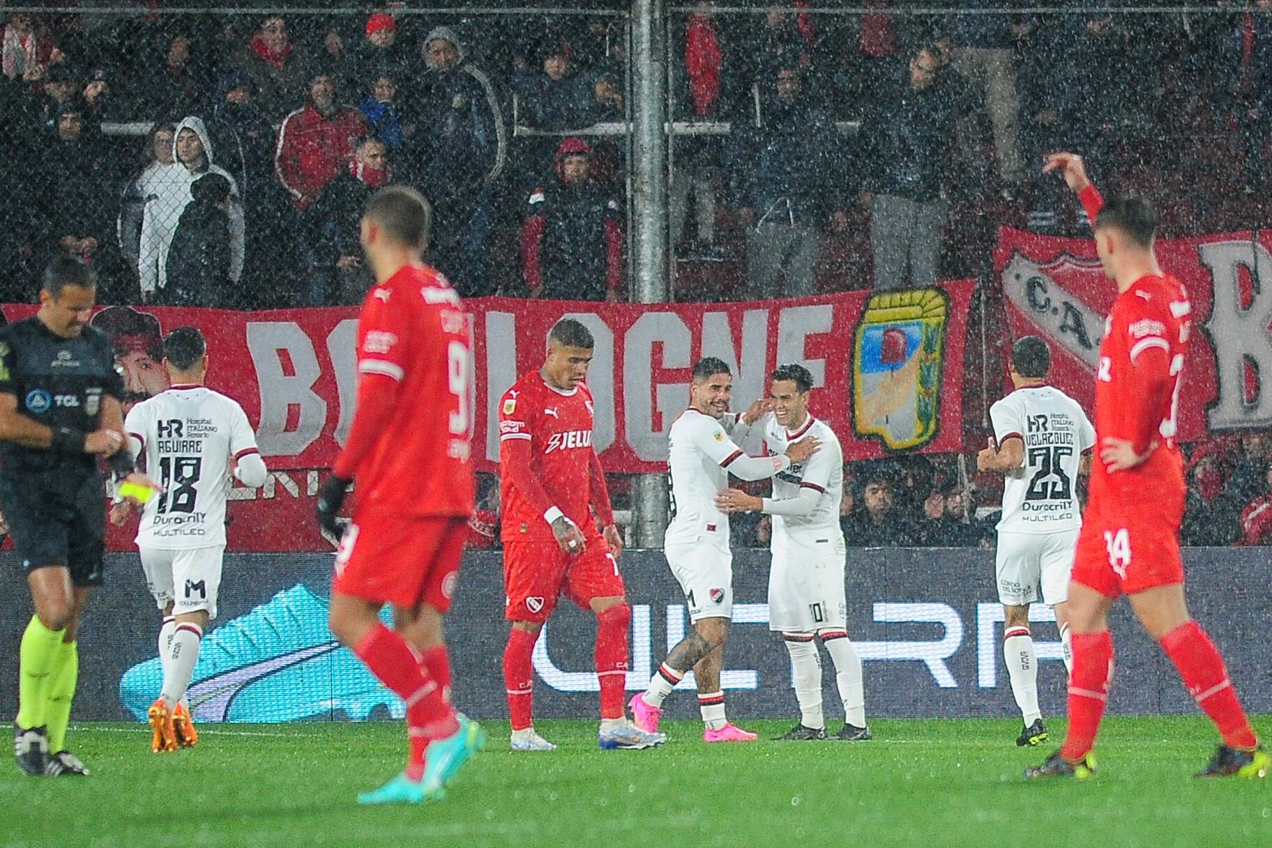 La alegría de Newell's, ante la decepción de jugadores y público del Rojo