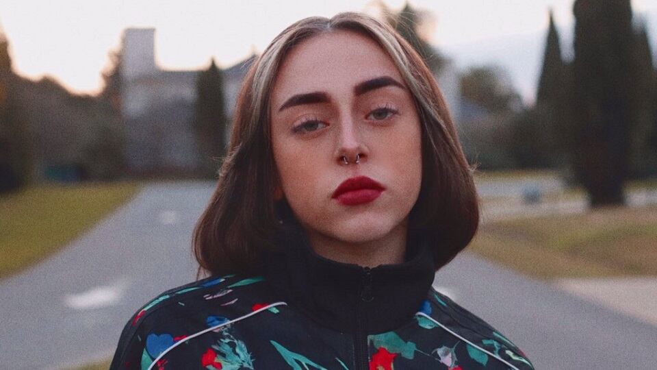 Nicki Nicole lo hizo de nuevo: después de Wapo traketero y su sesión con BZRP, la rosarina pegó otra bomba, Años luz.