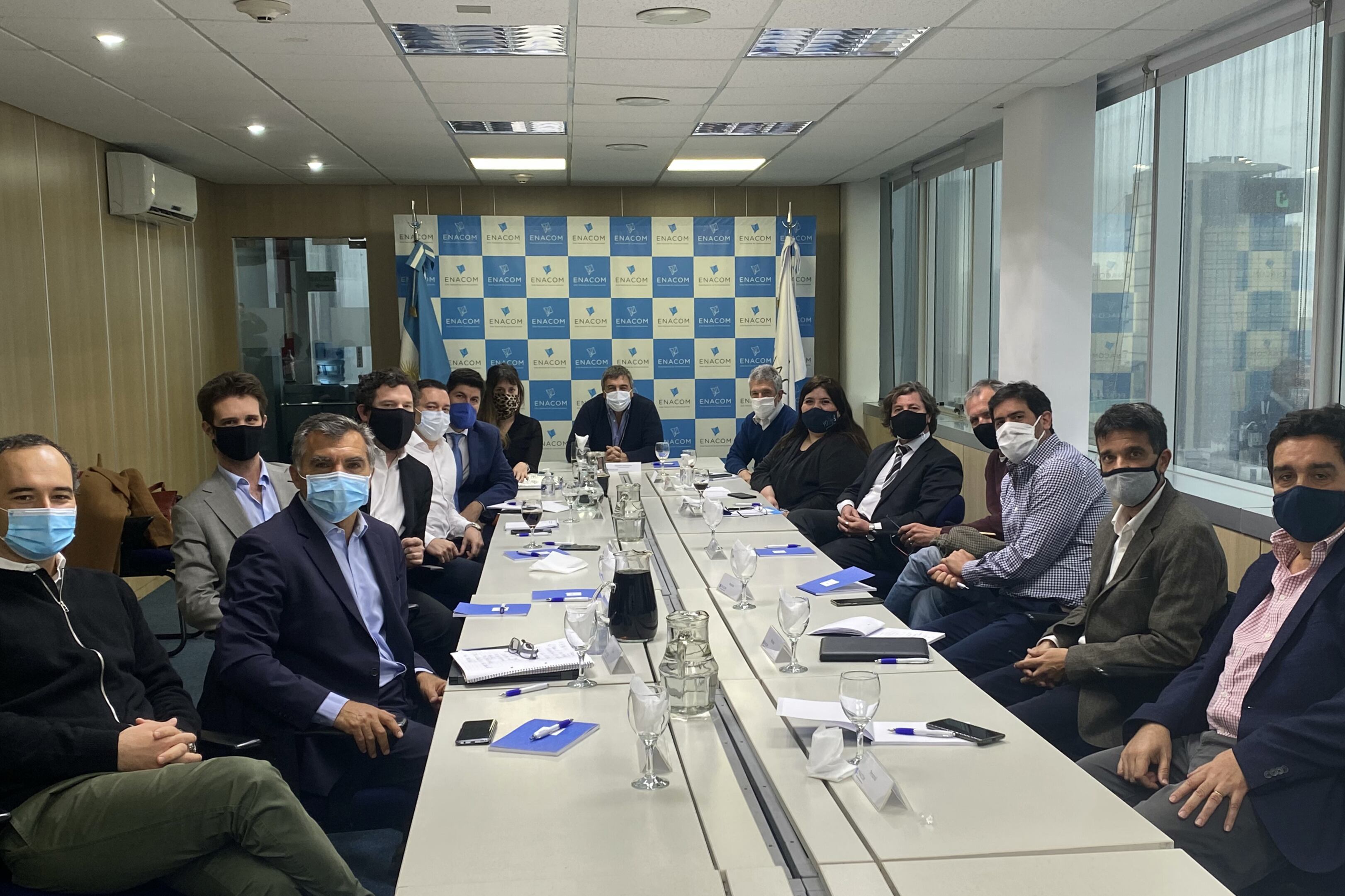 Los ditrectivos del Enacom y Gabinete con Telefónica, Telecom y Claro.