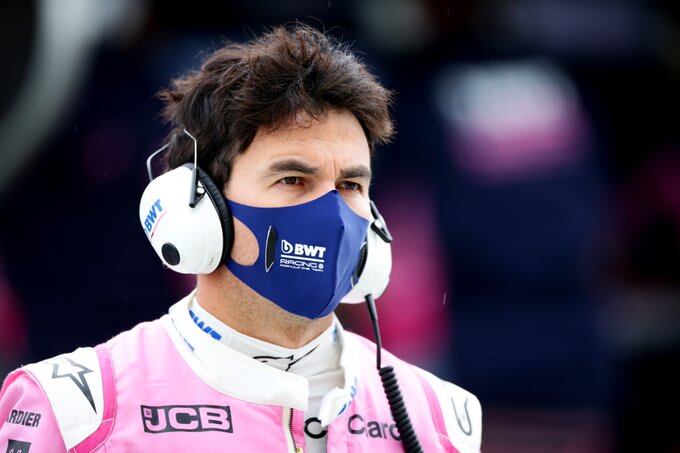 Checo Pérez no estuvo en Silverstone, a la espera de volver a someterse al test de coronavirus.