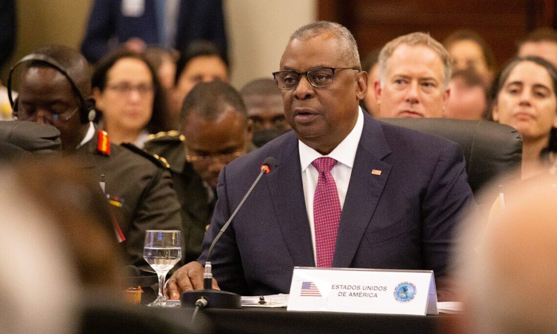 Lloyd Austin durante el encuentro de ministros de Defensa regionales / Embajada de Estados Unidos en Brasil