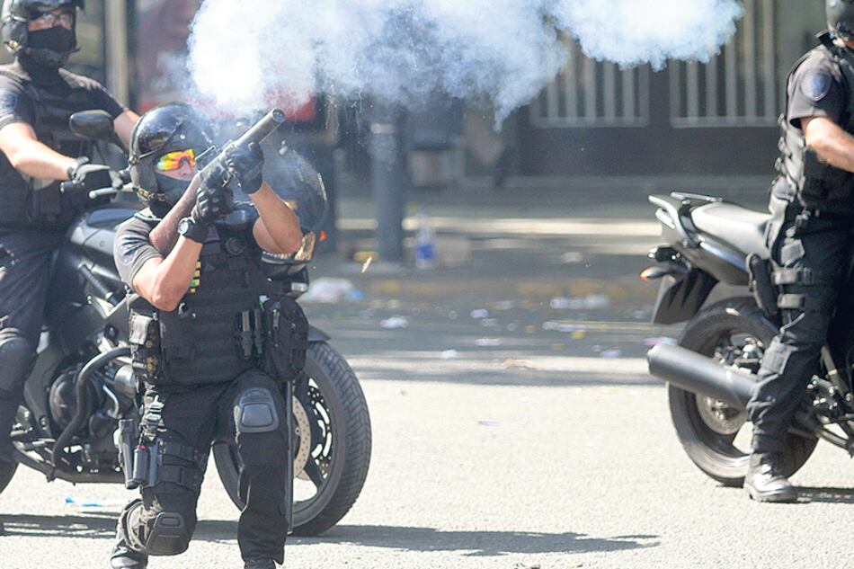 “Se habilitan los rasgos más autoritarios”, señala Ríos, sobre los efectos del discurso oficial.