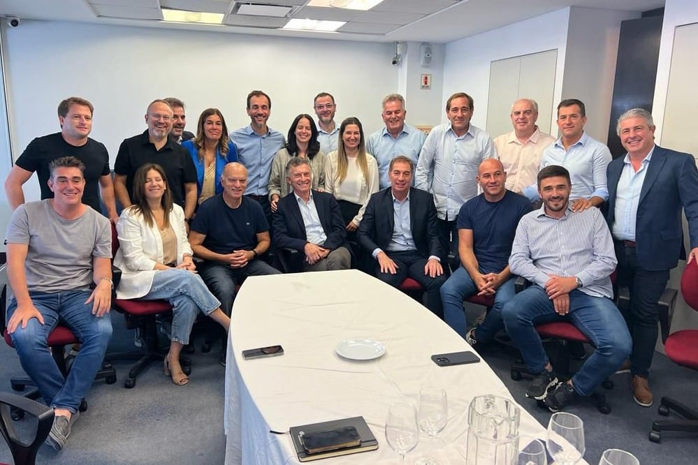 Mauricio Macri se metió de lleno en la interna y recibió a los dirigentes bonaerenses en sus oficinas de Olivos.