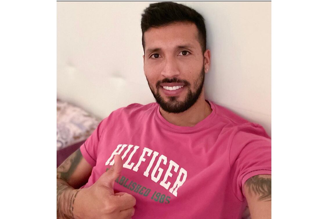 Ezequiel Garay, defensor del Valencia de España.