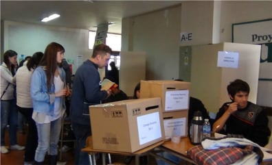 Los estudiantes votaron las nuevas conducciones de los centros estudiantiles. 
