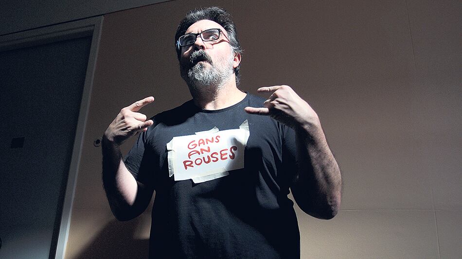 “De todos modos, desgracia es cagarse de hambre, no un cantante que se cree el Indio Solari”, dice Sala.