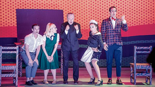 Candide resulta una obra tan problemática en su definición como eficaz en su construcción.