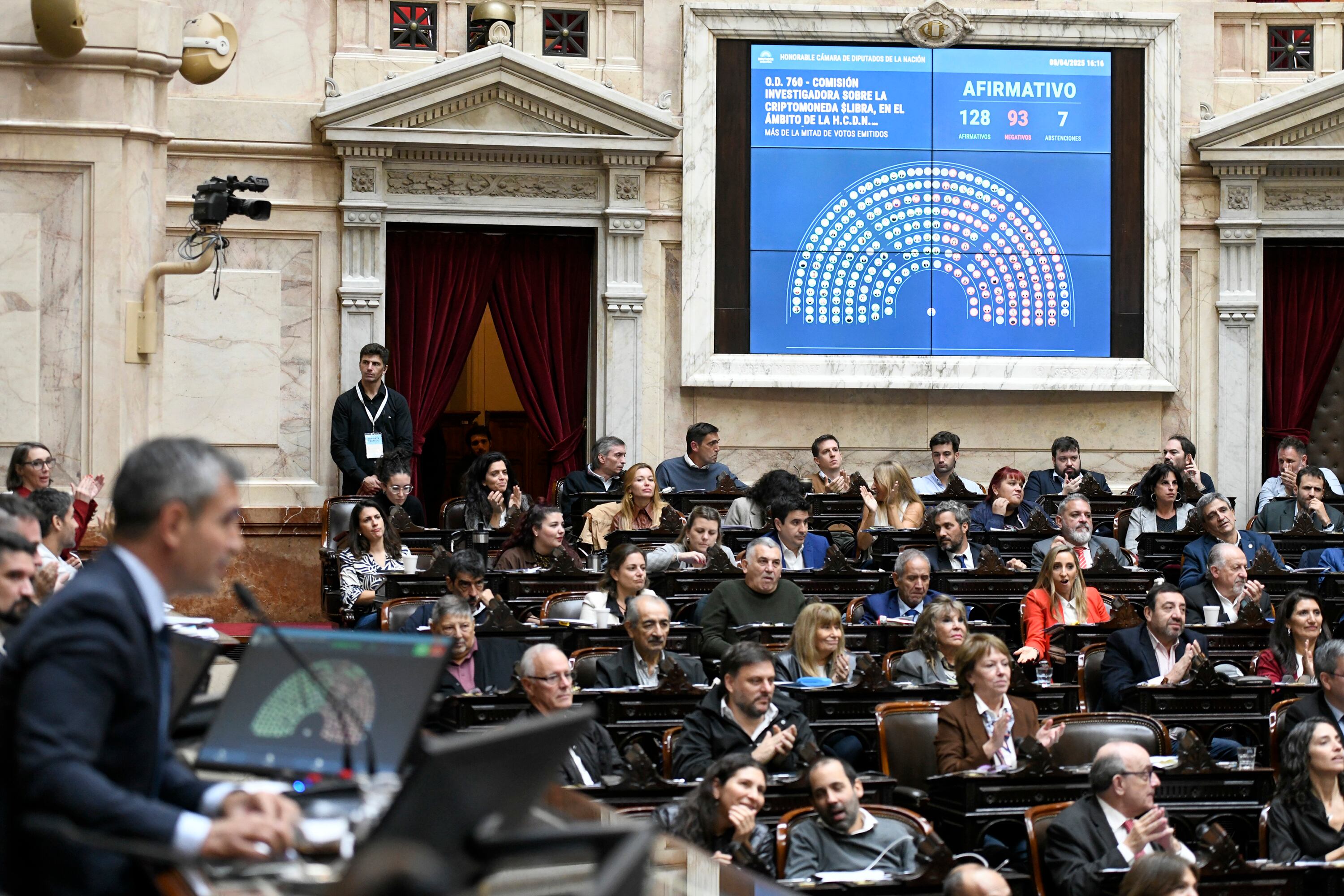 El oficialismo no pudo frenar la investigación del escándalo que complica a Javier Milei.