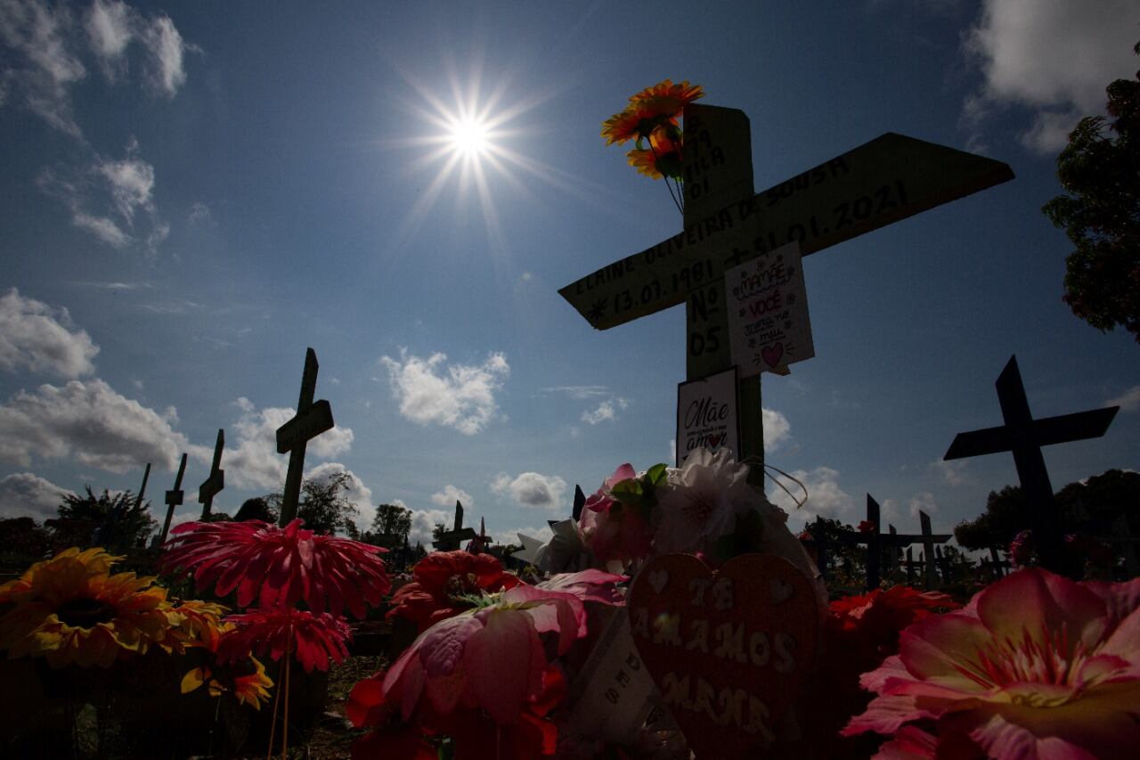 En Brasil se reportaron 2.392 fallecidos en un solo día.