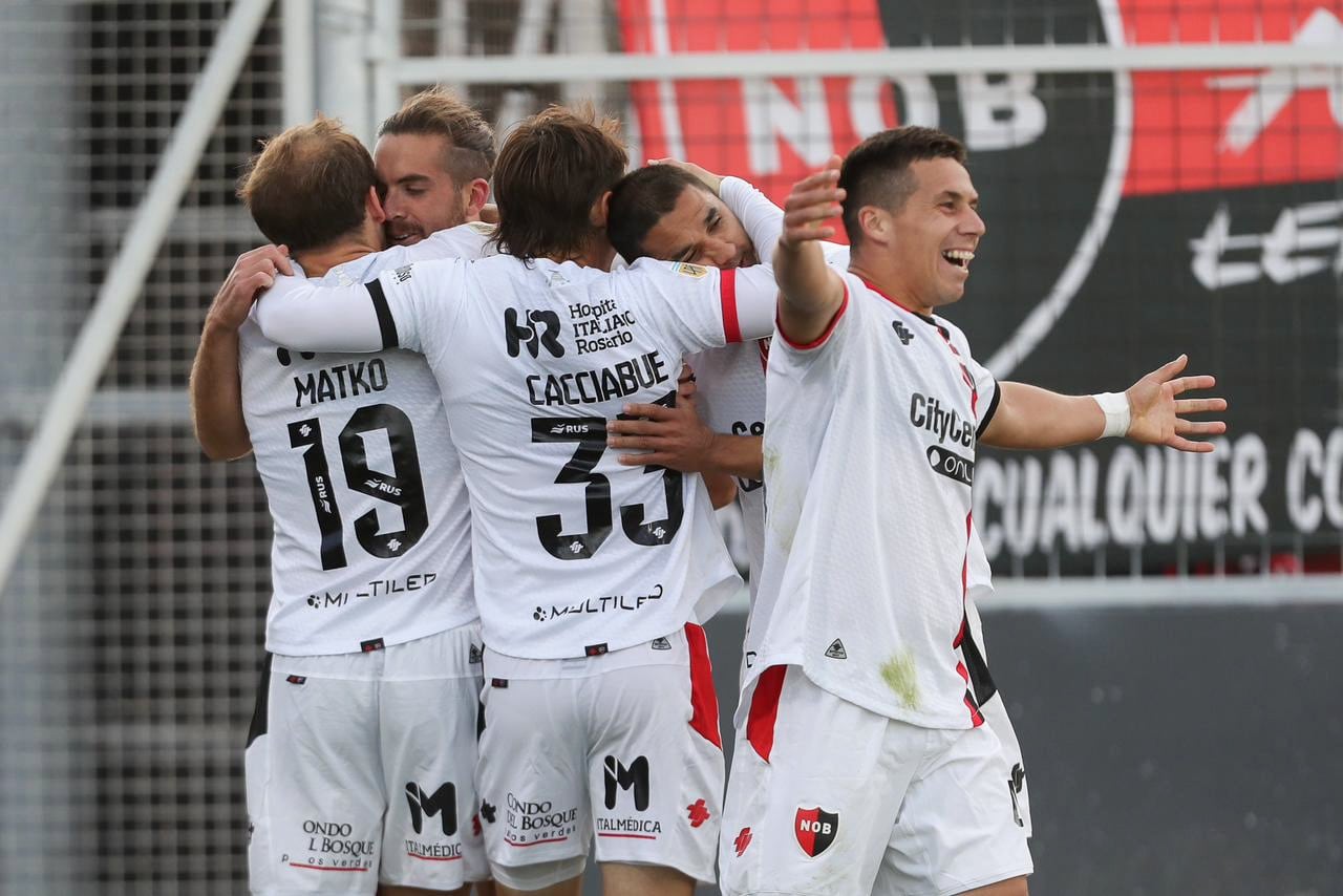 Todo Newell's celebra el tanto de May