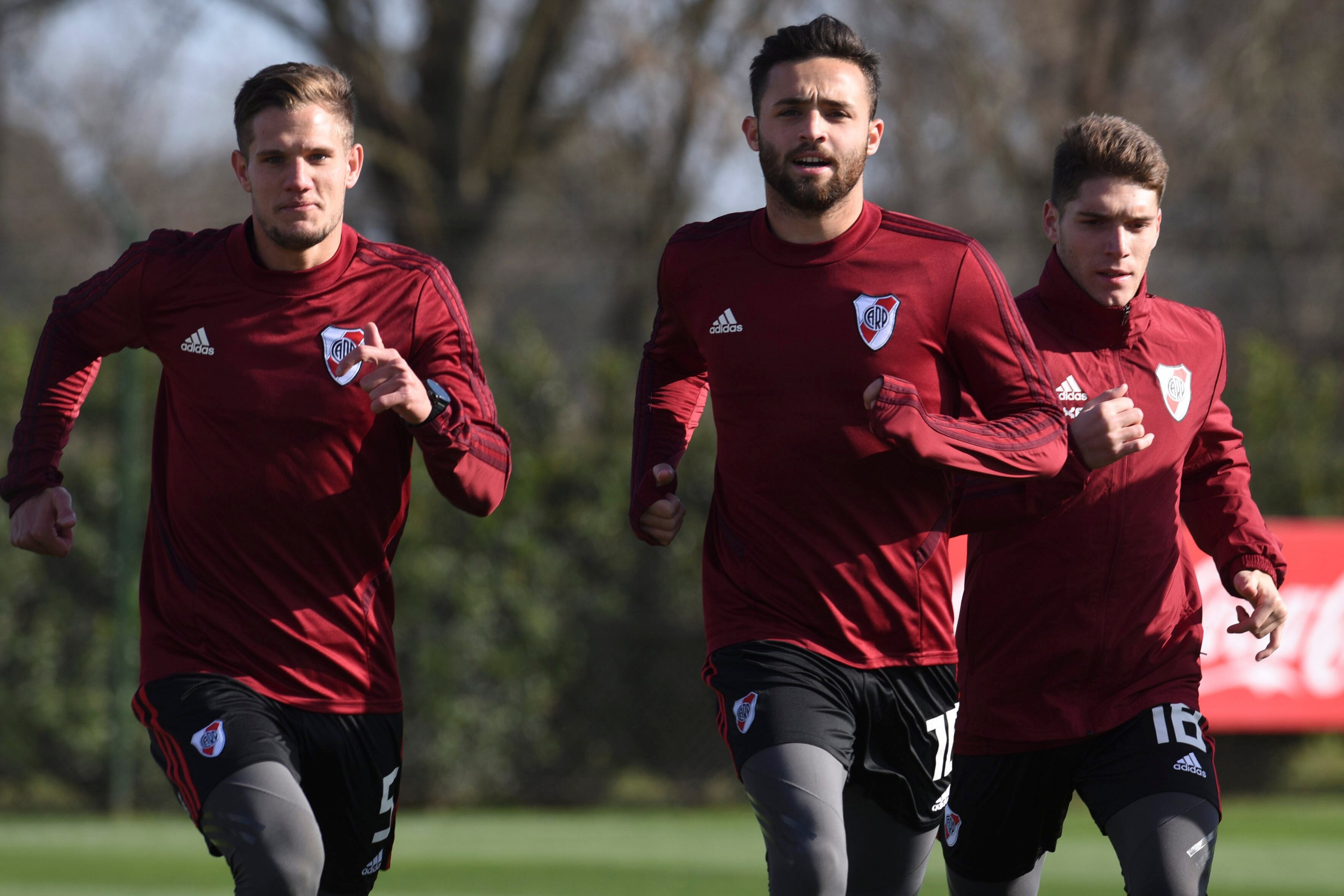 Los jugadores de River se entrenaron primero y viajaron luego a Mendoza.