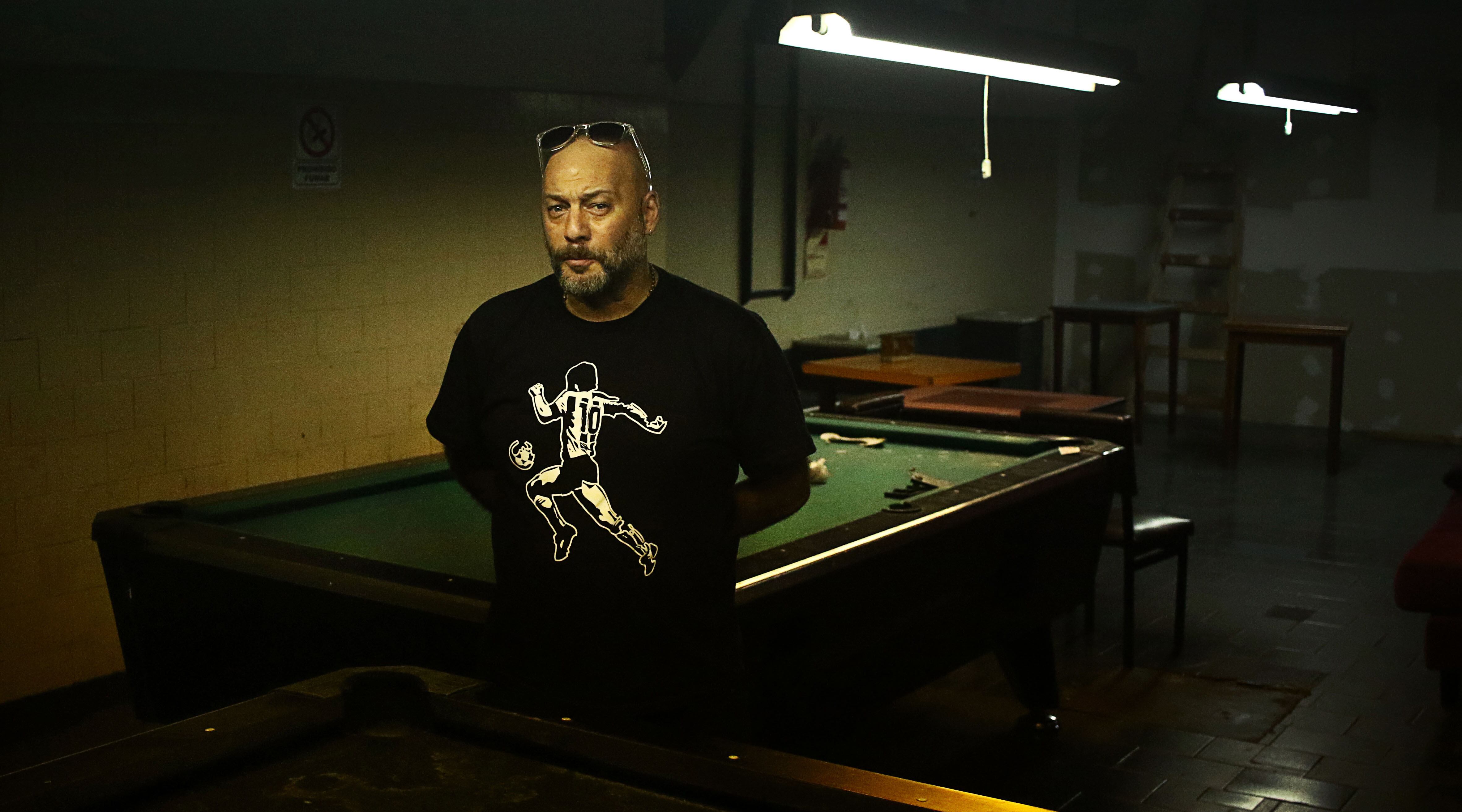 Castiello grabó el disco a dos bandas, entre los estudios ION y MCL.  