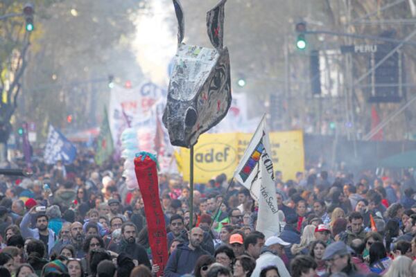 La convocatoria fue masiva y confluyeron cinco columnas provenientes de las provincias.