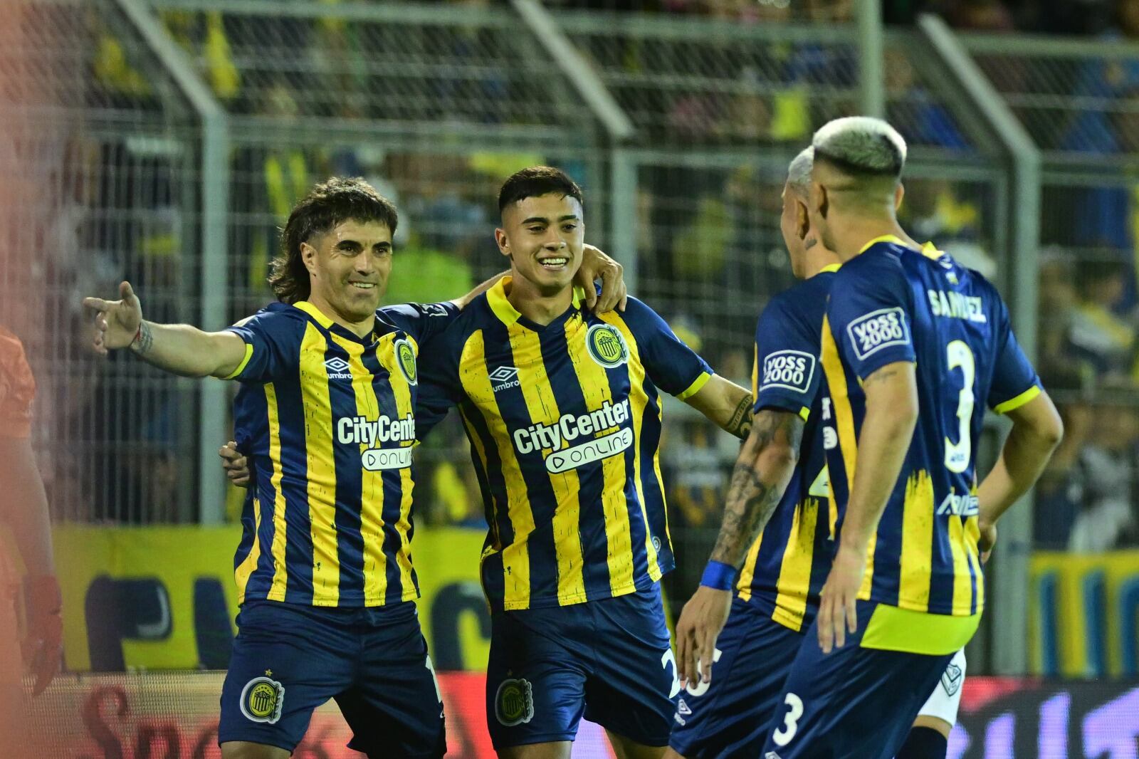 Malcorra, de penal, abrió el marcador en la noche del Gigante de Arroyito