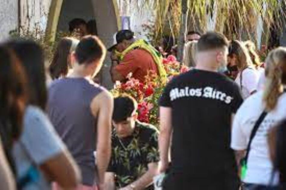 Los restos del joven de 17 años fueron inhumados este domingo en el cementerio Parque Iraola, de la localidad bonaerense de Hudson, ante familiares y amigos.