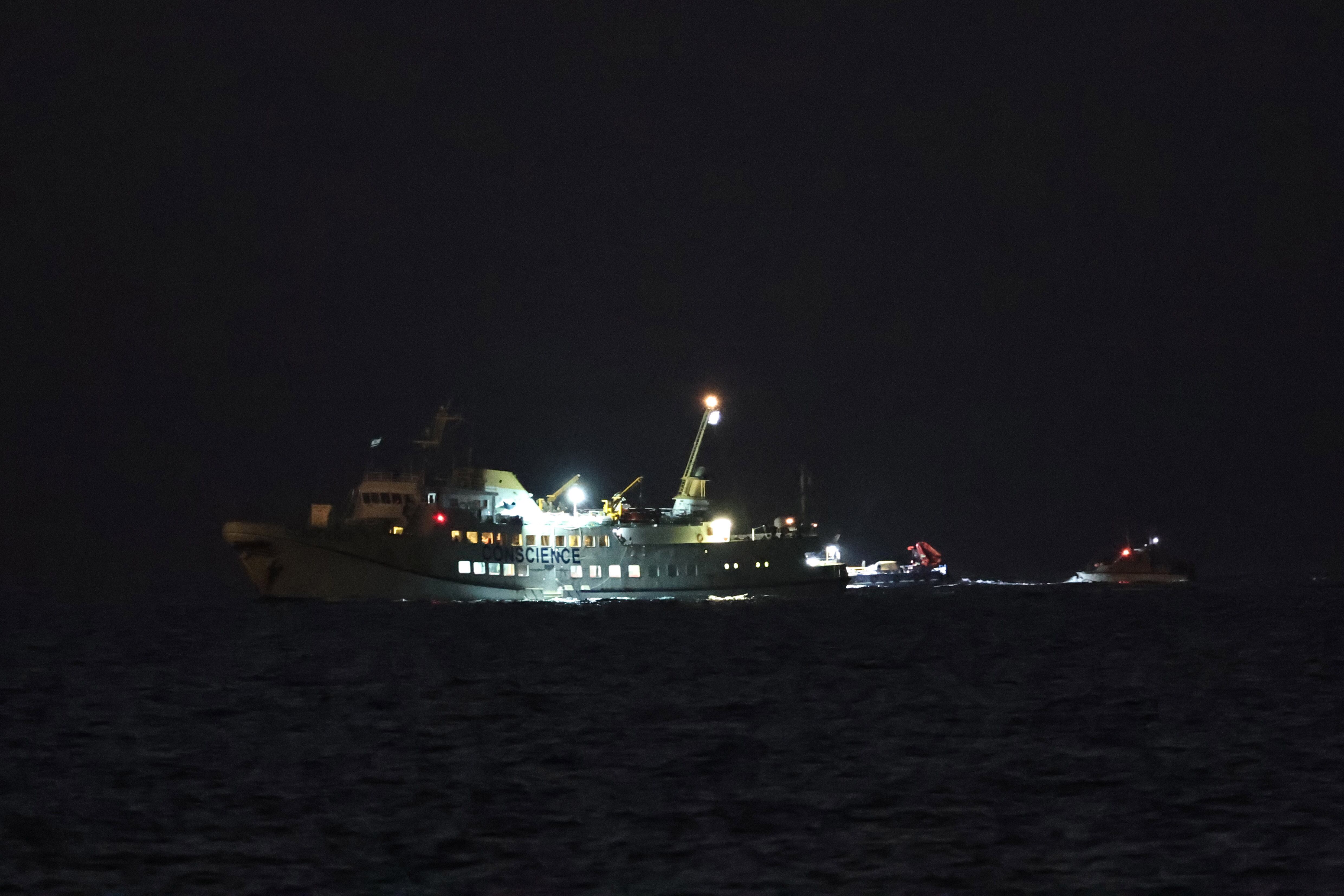 Tras serinterceptado un barco de la flotilla llega al puerto israelí de Ashdod.