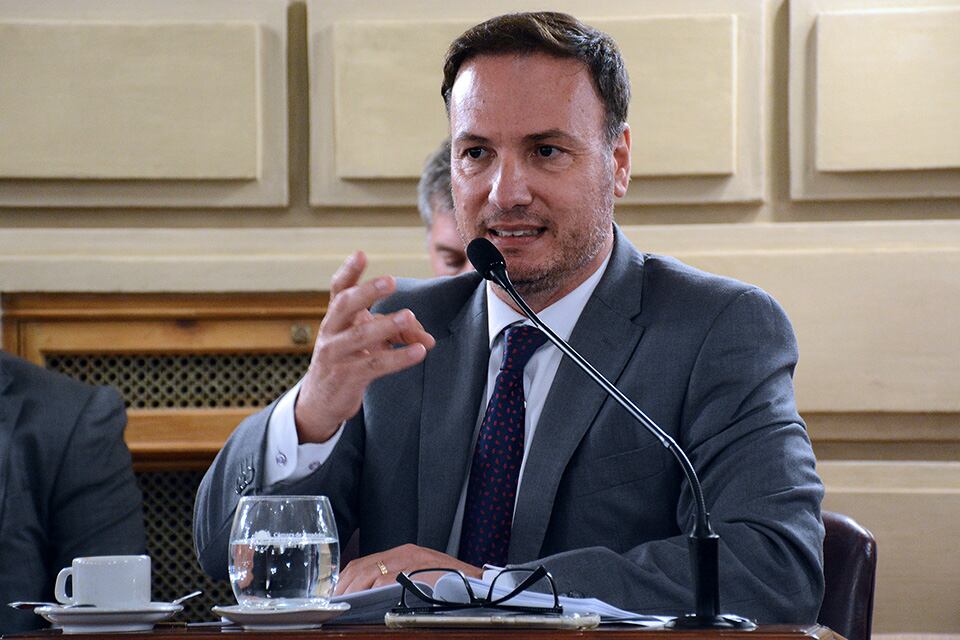 Enrico, senador provincial.