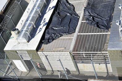 La dependencia está en obras y se investiga si las condiciones facilitaron el escape.