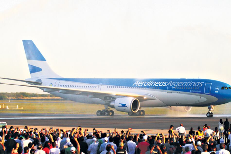 El giro de fondos del Estado a Aerolíneas caerá este año a 180 millones de dólares, desde los 320 millones desembolsados en 2016.