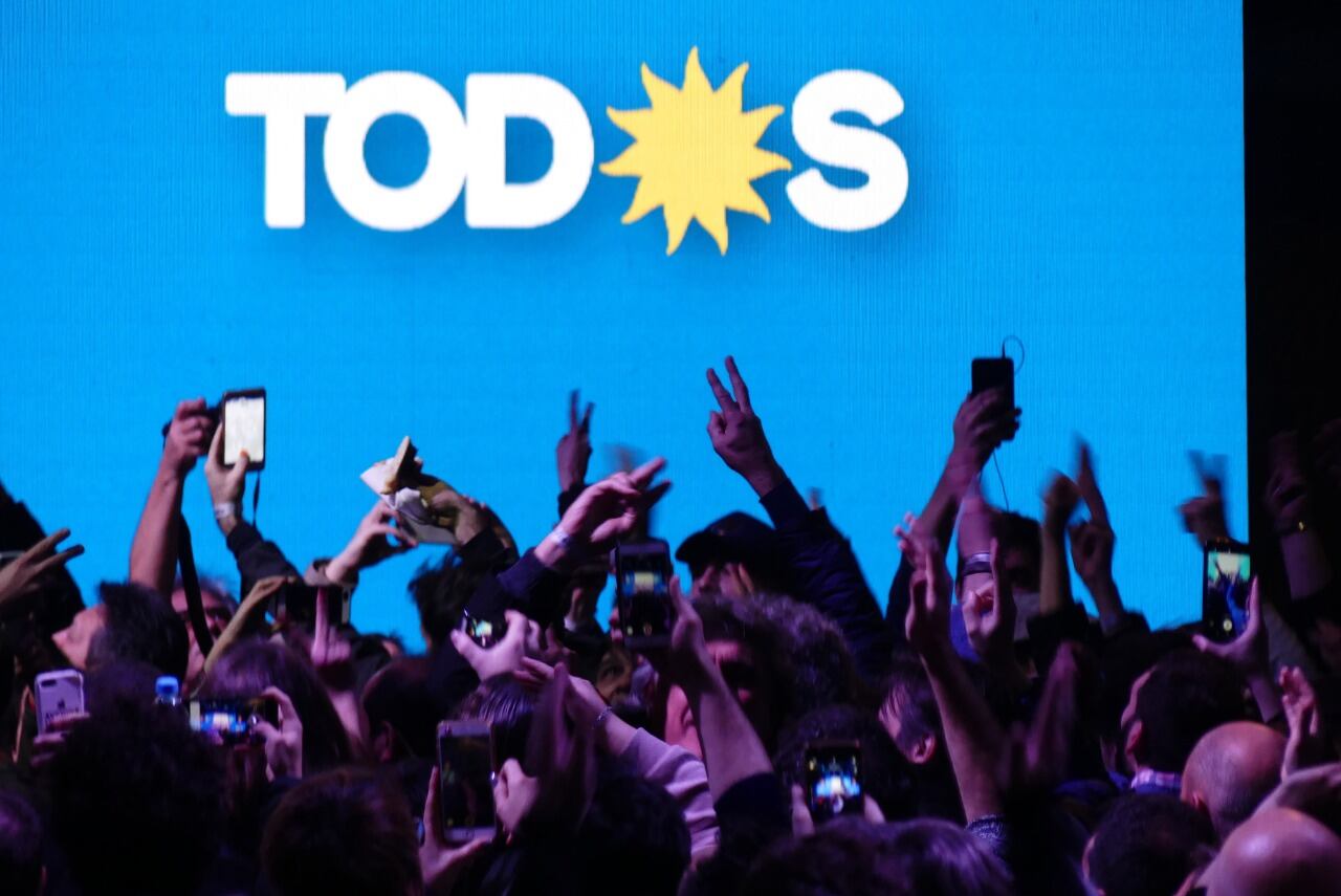 Entre los firmantes también se encuentran: Luis Ziembrowski, Tati Almeida, Cecilia Rossetto, Silvia Kochen, Gabriela Alegre, Alberto Kornblihtt, Liliana Herrero y Juan Falú.