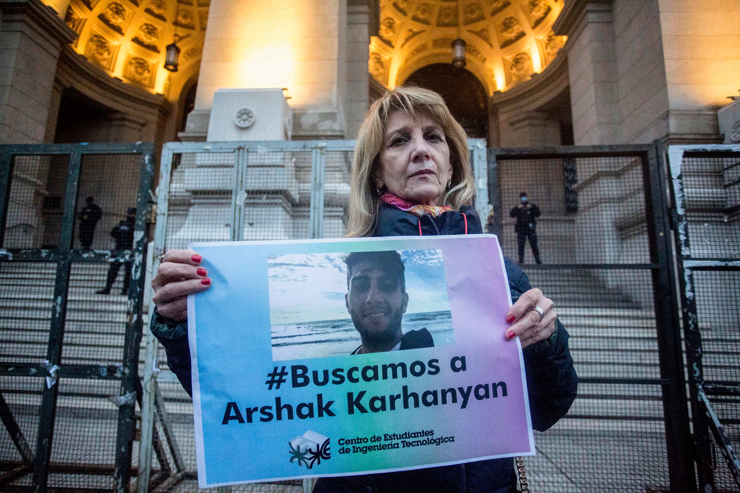 "Tengo la sensación de que no lo voy a ver a Arshak antes de morir... Aunque no lo encontremos con vida, quiero saber qué pasó", dijo a este diario Vardush "Rosita" Datyvian.