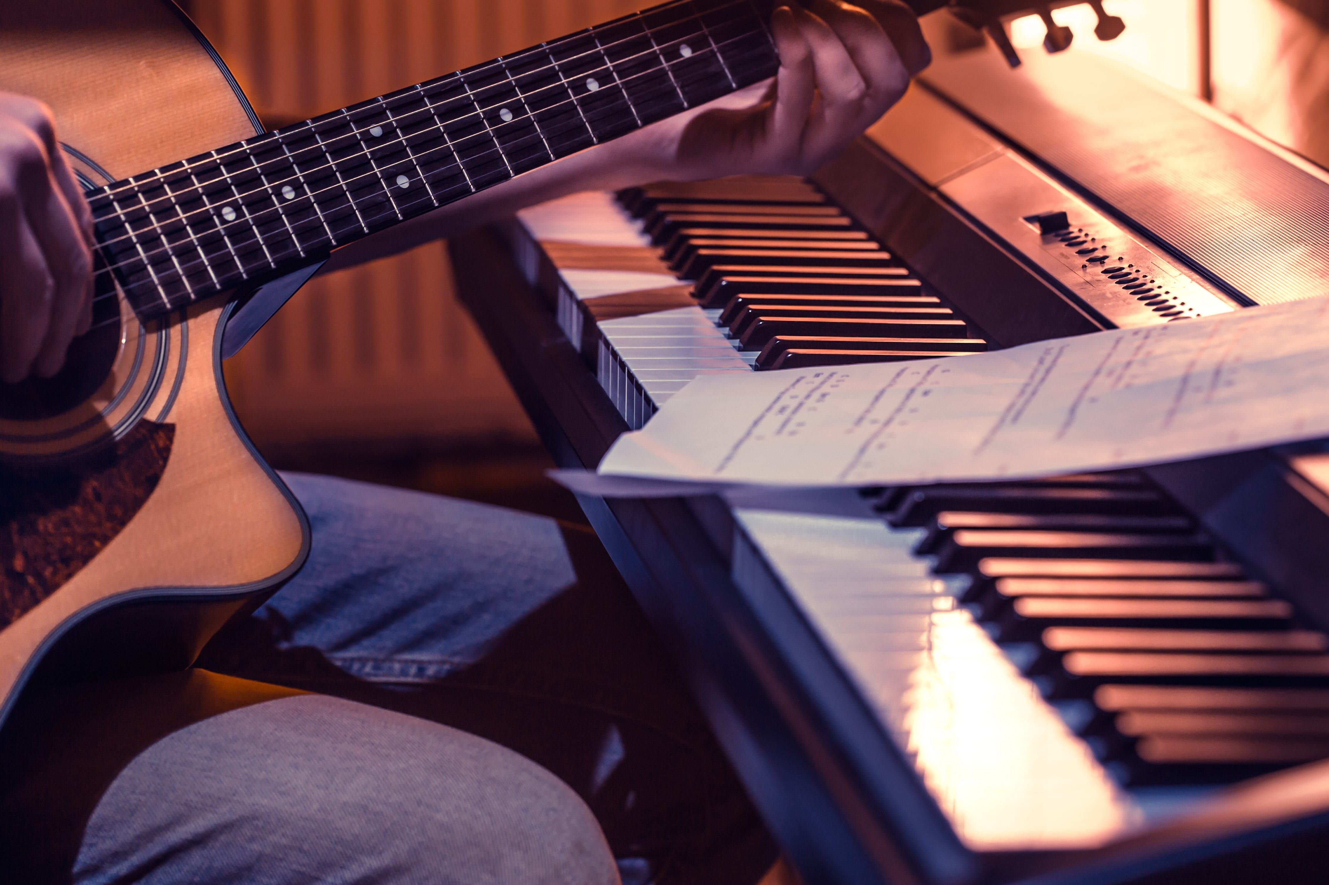 El sonido y la música operan como mediadores, facilitadores y organizadores de procesos saludables. Imagen: freepik.