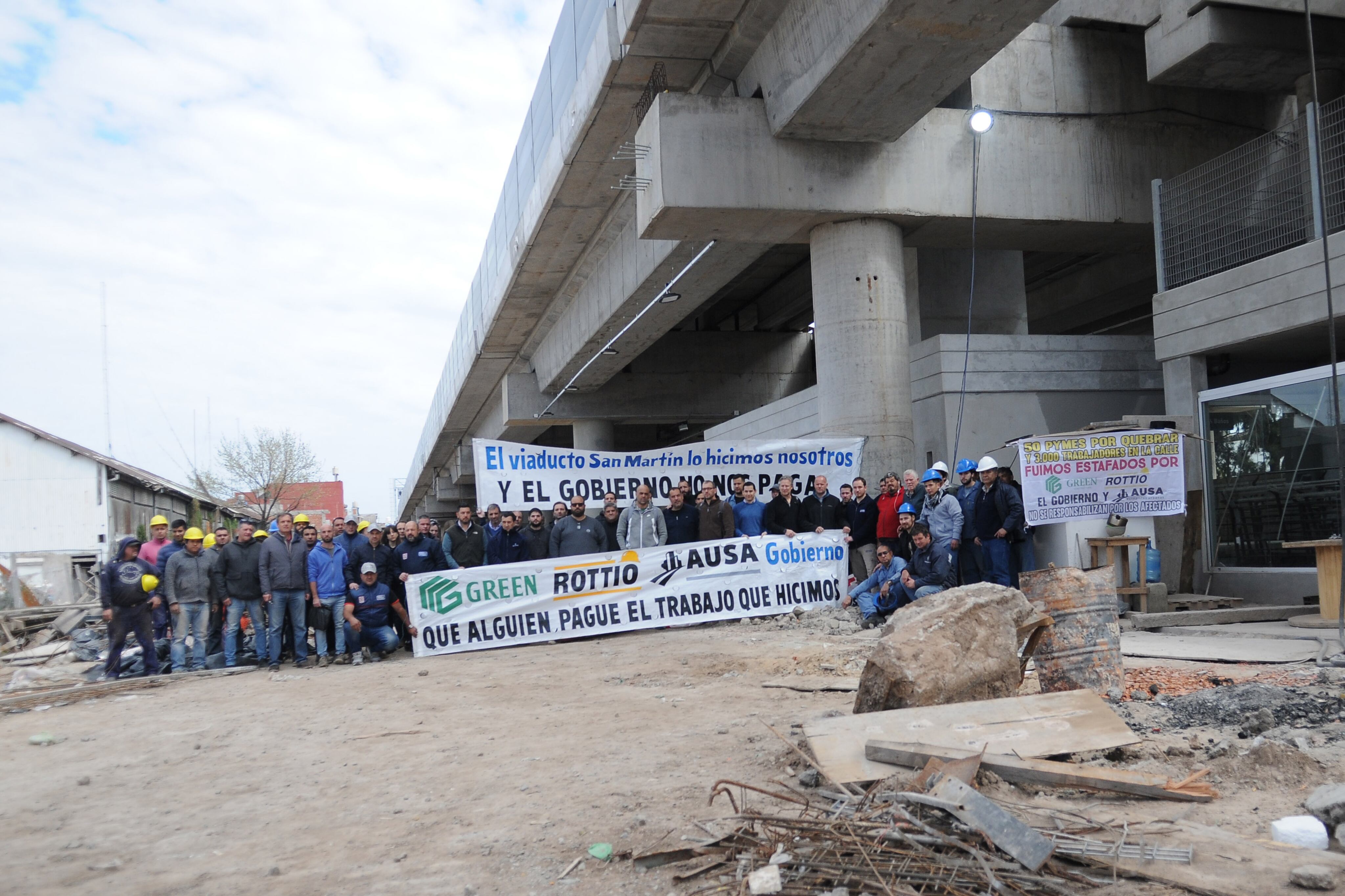 Los empresarios y sus trabajadores se sienten “alevosamente estafados”.